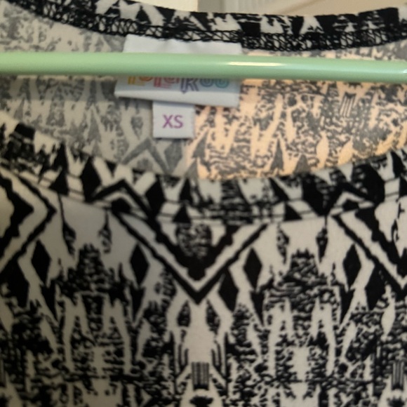 Lularoe Carly - Picture 2 of 3